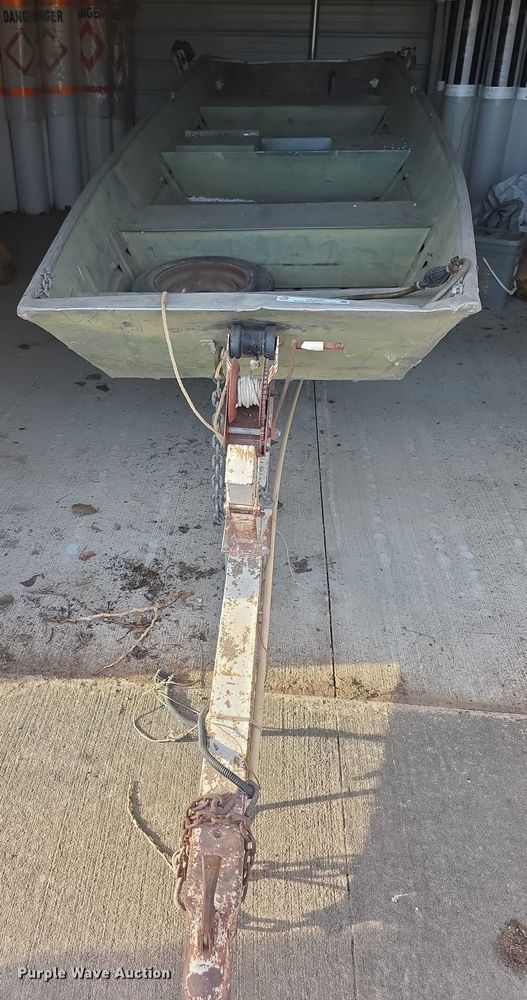 image for item DZ3680 1977 Montgomery Ward Sea King boat