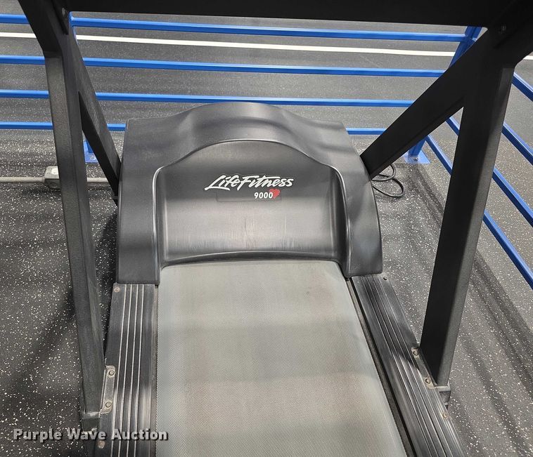 image for item DZ3682 Life Fitness 9000  treadmill