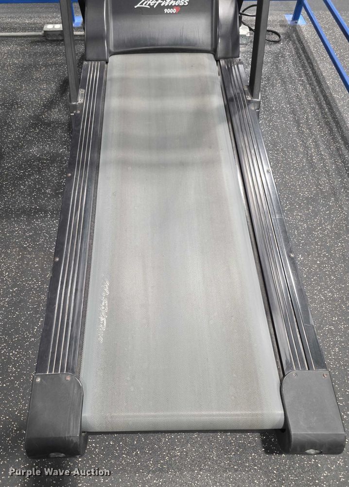 image for item DZ3682 Life Fitness 9000  treadmill