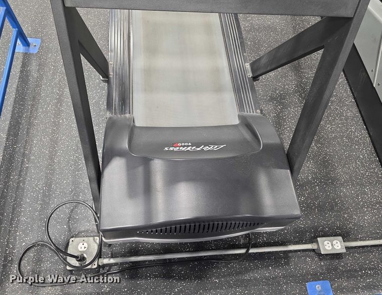 image for item DZ3682 Life Fitness 9000  treadmill