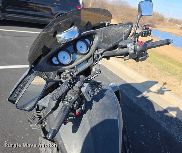 image for item DZ3721 2013 Victory Cross Country motorcycle