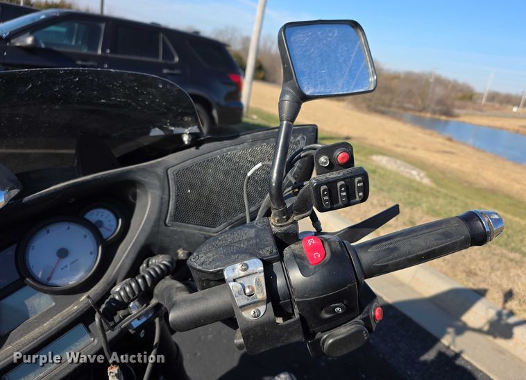 image for item DZ3721 2013 Victory Cross Country motorcycle