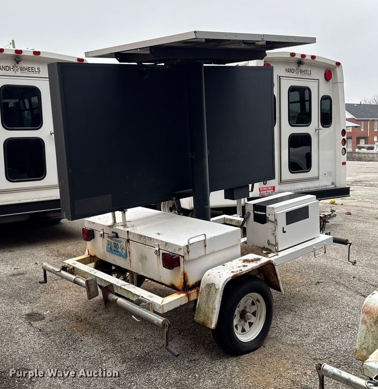 image for item EA2099 2005 American Signal message board trailer