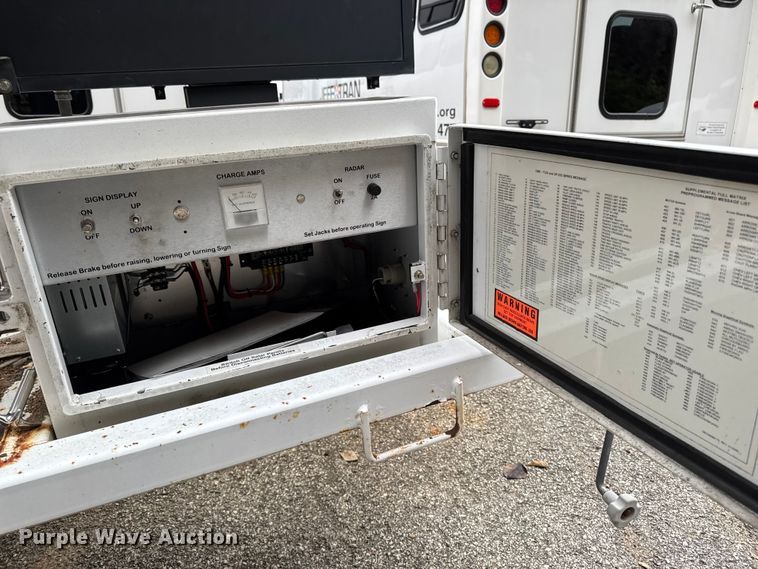 image for item EA2099 2005 American Signal message board trailer