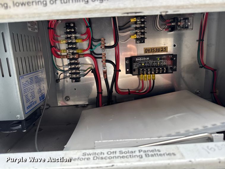 image for item EA2099 2005 American Signal message board trailer