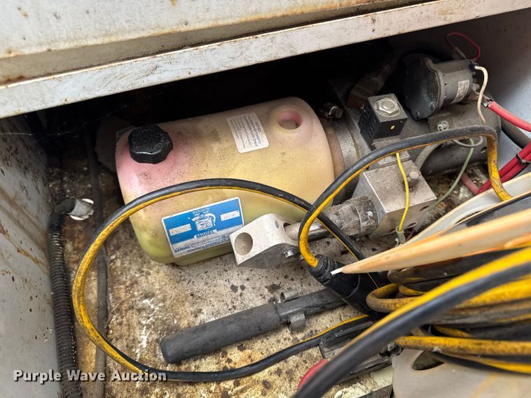 image for item EA2099 2005 American Signal message board trailer