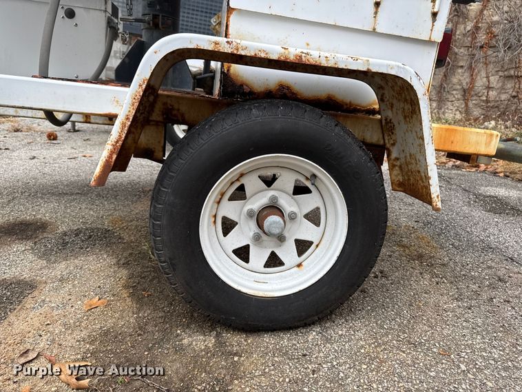 image for item EA2099 2005 American Signal message board trailer