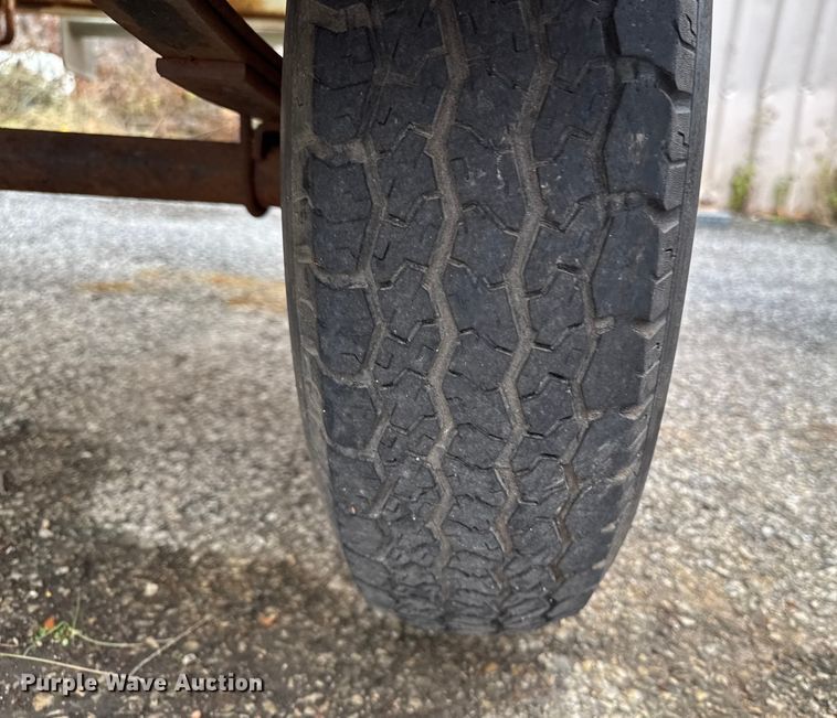 image for item EA2099 2005 American Signal message board trailer