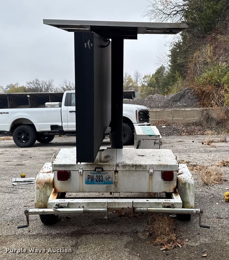 image for item EA2100 2005 American Signal message board trailer