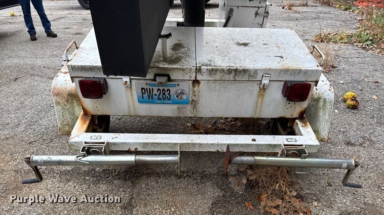 image for item EA2100 2005 American Signal message board trailer