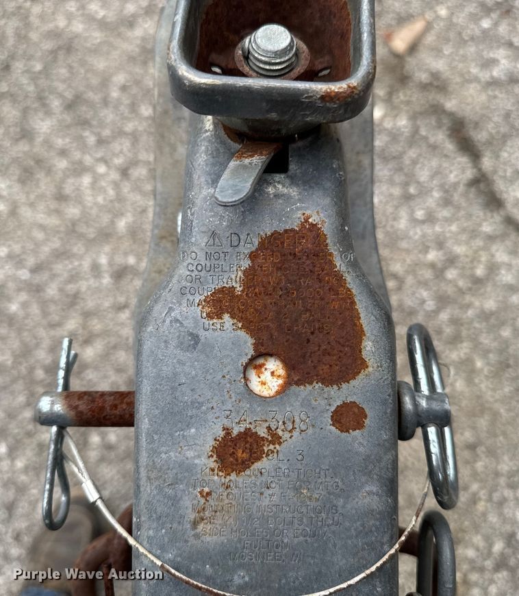 image for item EA2100 2005 American Signal message board trailer