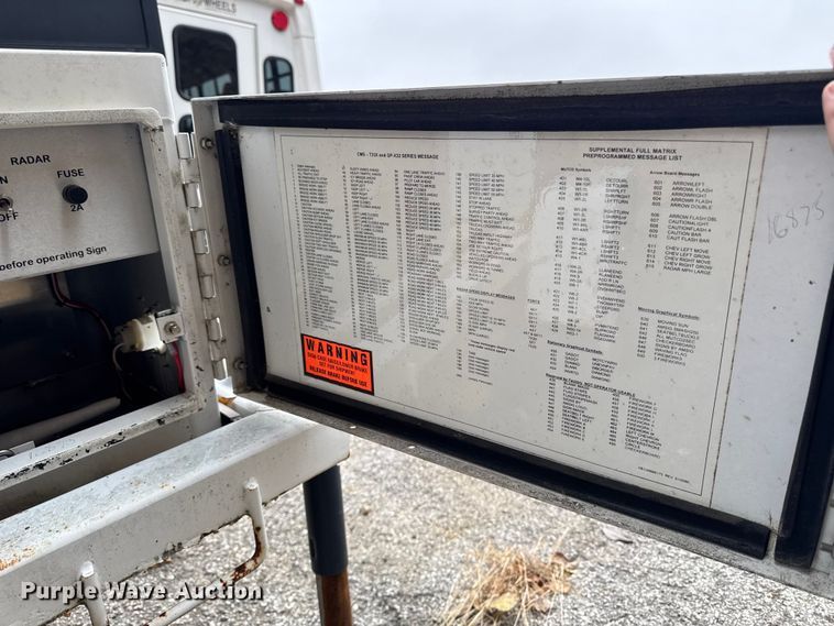 image for item EA2100 2005 American Signal message board trailer