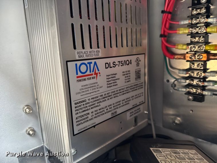 image for item EA2100 2005 American Signal message board trailer