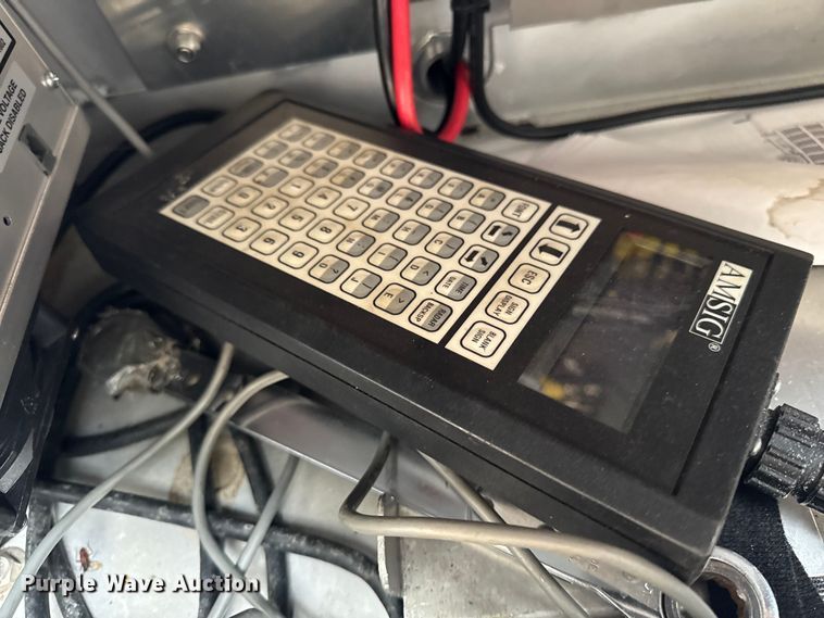 image for item EA2100 2005 American Signal message board trailer