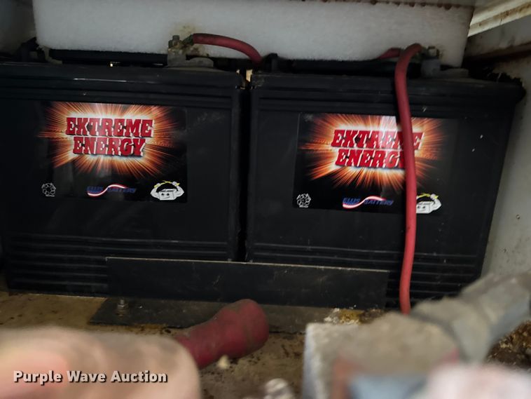 image for item EA2100 2005 American Signal message board trailer