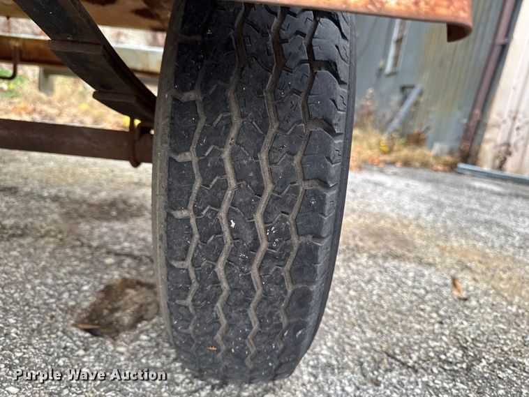 image for item EA2100 2005 American Signal message board trailer