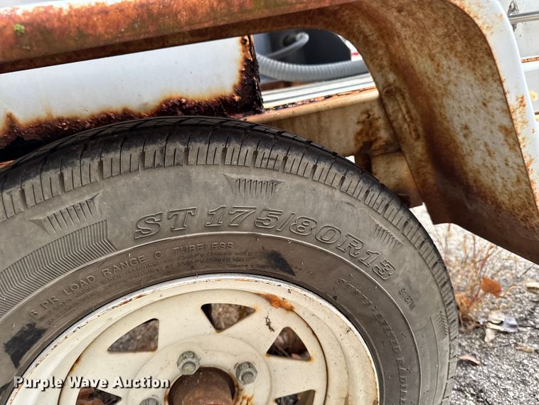 image for item EA2100 2005 American Signal message board trailer