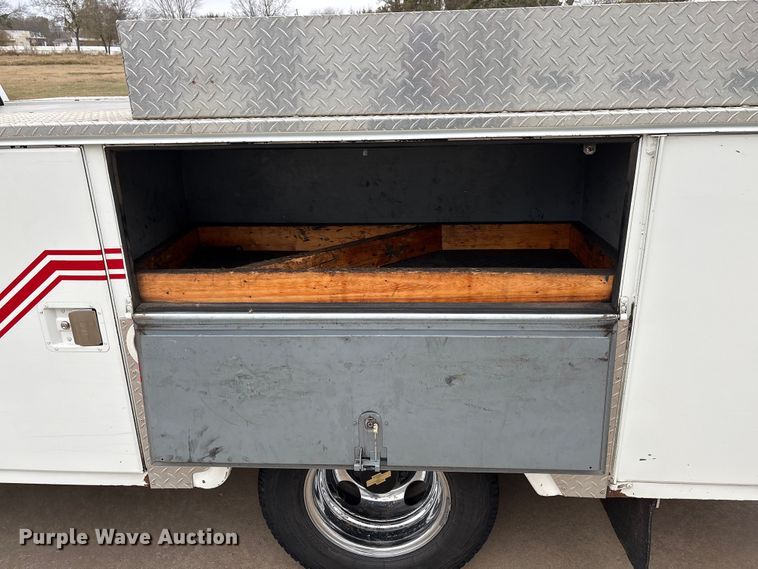 image for item EA7849 1994 Chevrolet GMT-400 rescue vehicle