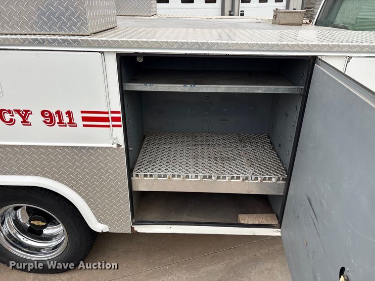 image for item EA7849 1994 Chevrolet GMT-400 rescue vehicle