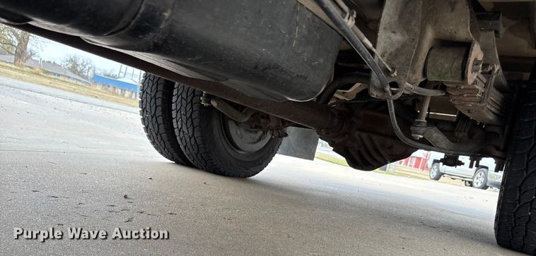 image for item EA7849 1994 Chevrolet GMT-400 rescue vehicle