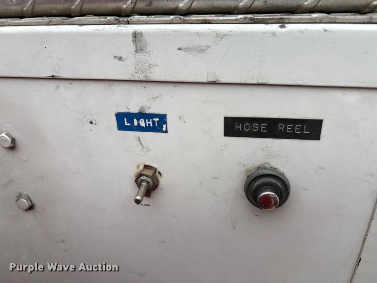 image for item EA7849 1994 Chevrolet GMT-400 rescue vehicle