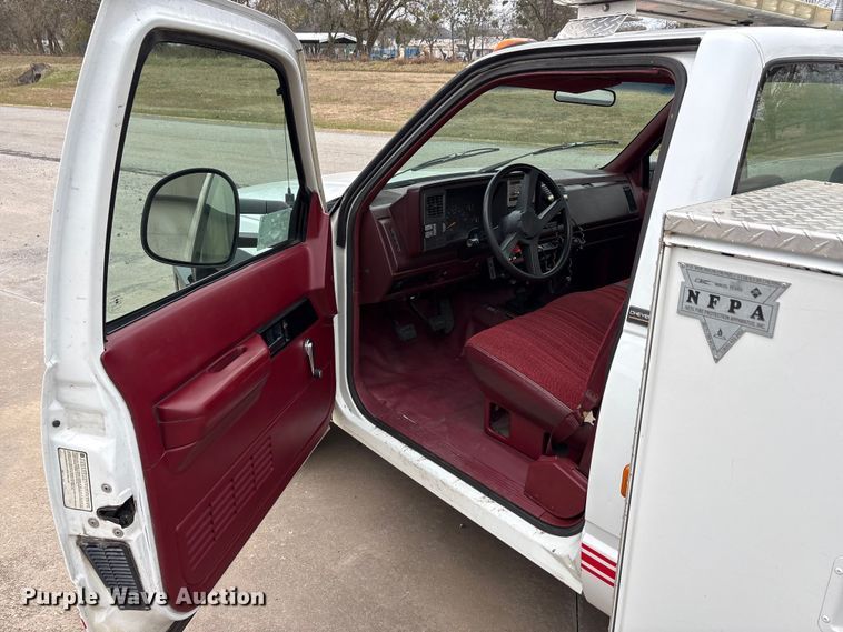 image for item EA7849 1994 Chevrolet GMT-400 rescue vehicle