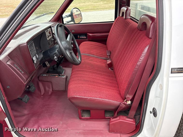 image for item EA7849 1994 Chevrolet GMT-400 rescue vehicle