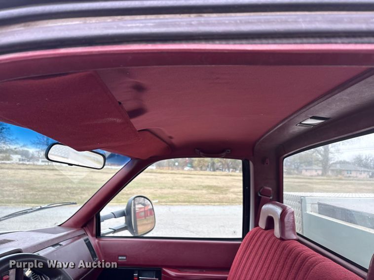 image for item EA7849 1994 Chevrolet GMT-400 rescue vehicle