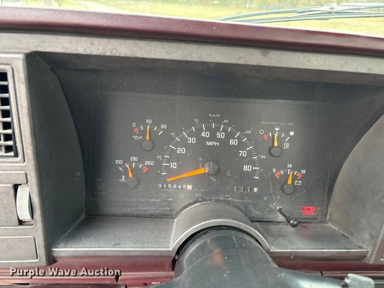 image for item EA7849 1994 Chevrolet GMT-400 rescue vehicle