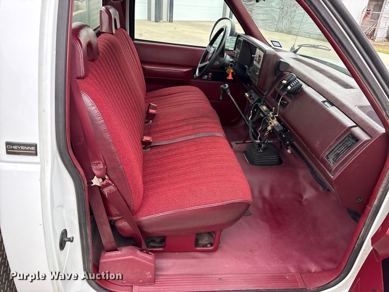 image for item EA7849 1994 Chevrolet GMT-400 rescue vehicle