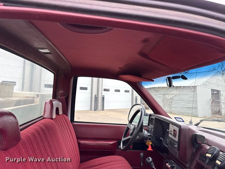 image for item EA7849 1994 Chevrolet GMT-400 rescue vehicle