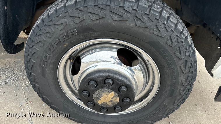 image for item EA7849 1994 Chevrolet GMT-400 rescue vehicle