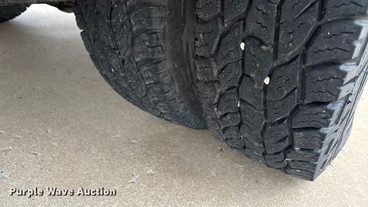 image for item EA7849 1994 Chevrolet GMT-400 rescue vehicle