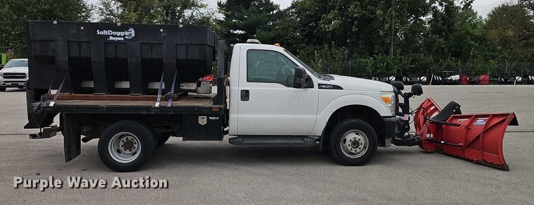 image for item EB8377 2012 Ford F350 flatbed pickup truck