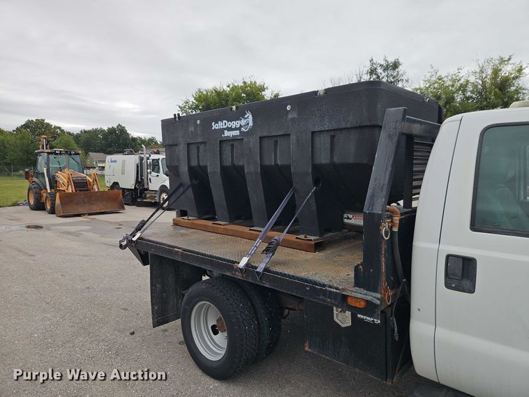 image for item EB8377 2012 Ford F350 flatbed pickup truck