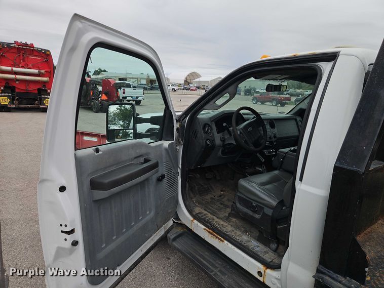 image for item EB8377 2012 Ford F350 flatbed pickup truck