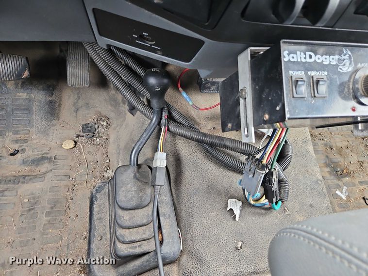 image for item EB8377 2012 Ford F350 flatbed pickup truck