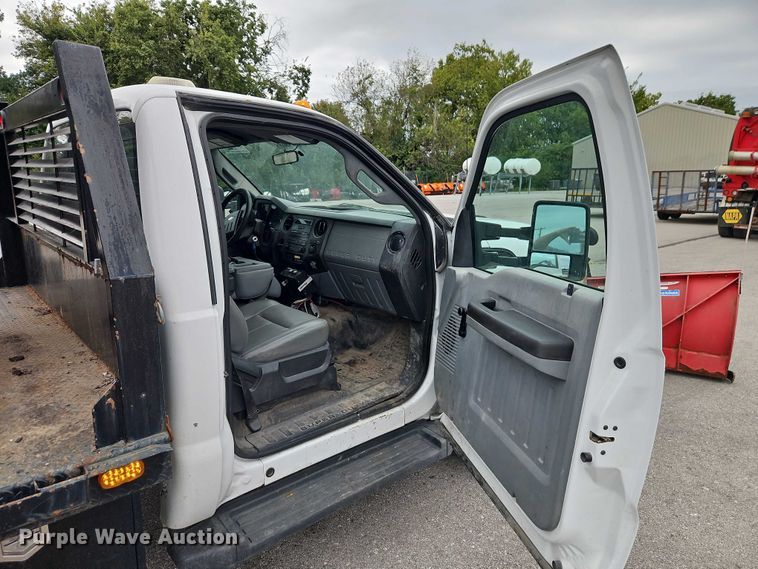 image for item EB8377 2012 Ford F350 flatbed pickup truck