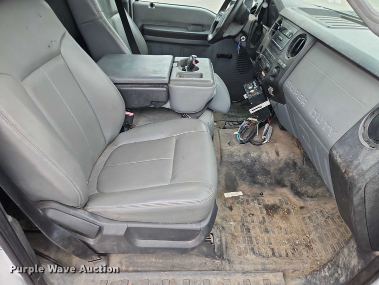 image for item EB8377 2012 Ford F350 flatbed pickup truck