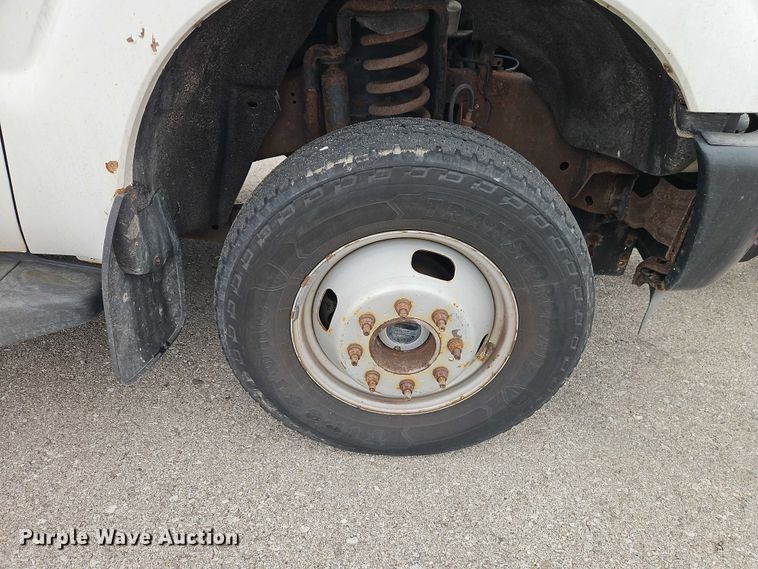 image for item EB8377 2012 Ford F350 flatbed pickup truck