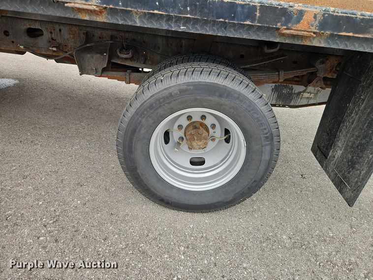 image for item EB8377 2012 Ford F350 flatbed pickup truck