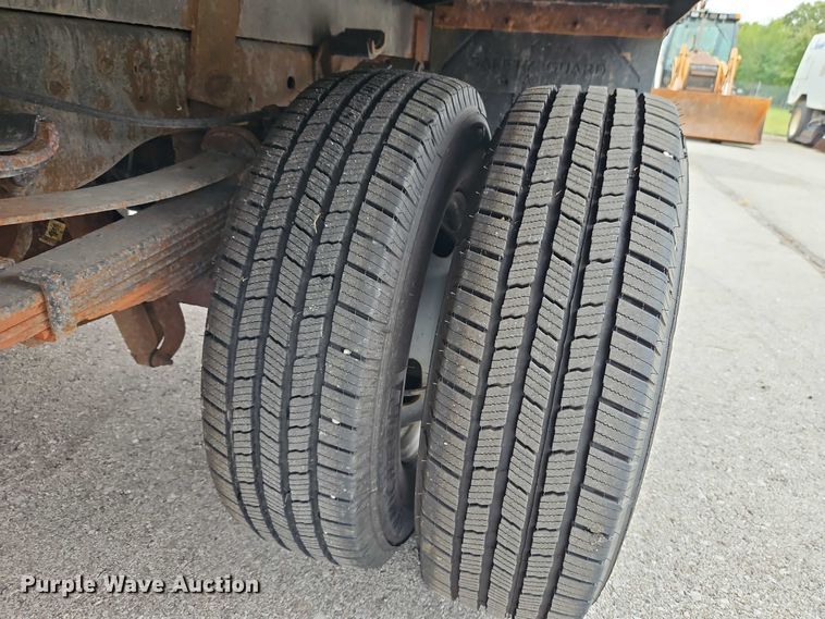 image for item EB8377 2012 Ford F350 flatbed pickup truck