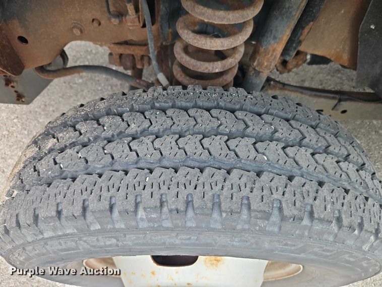 image for item EB8377 2012 Ford F350 flatbed pickup truck