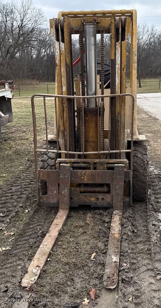 MONTACARGAS CATERPILLAR V50B