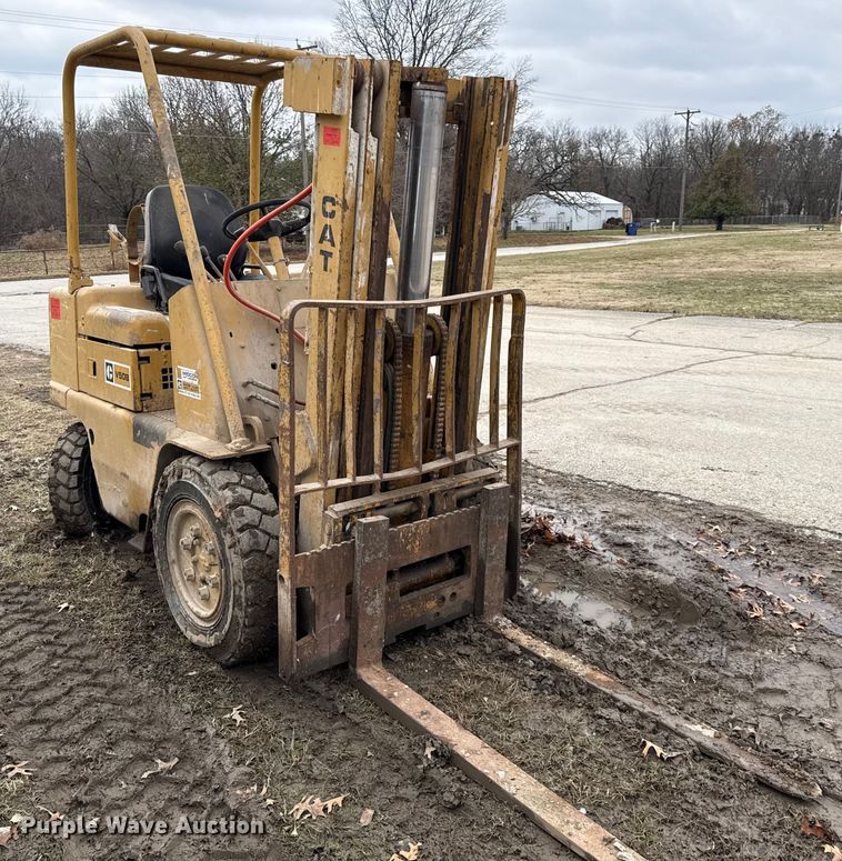 MONTACARGAS CATERPILLAR V50B