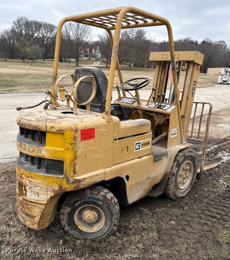 MONTACARGAS CATERPILLAR V50B