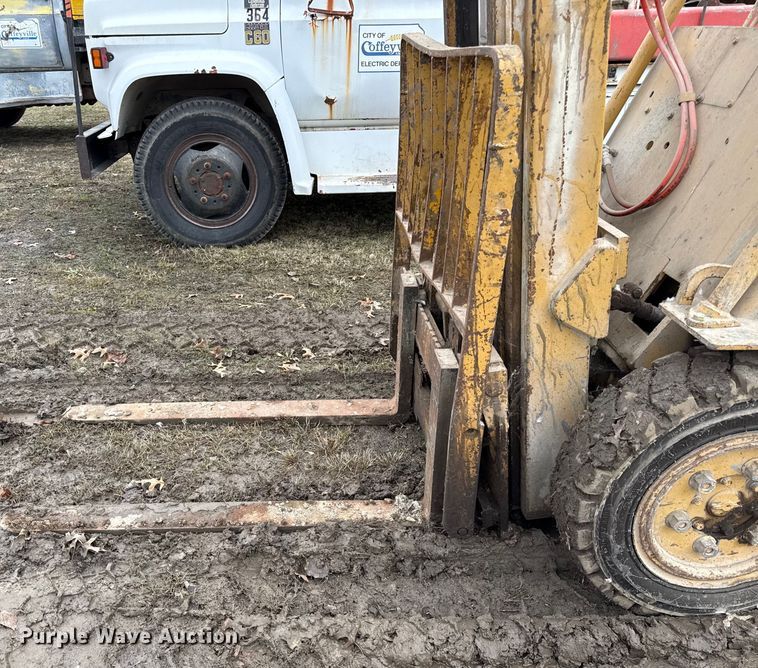 image for item EC4489 Caterpillar V50B forklift