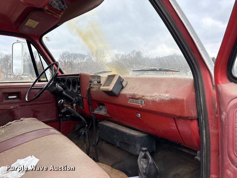 image for item EC4490 1978 Chevrolet C60 digger derrick truck