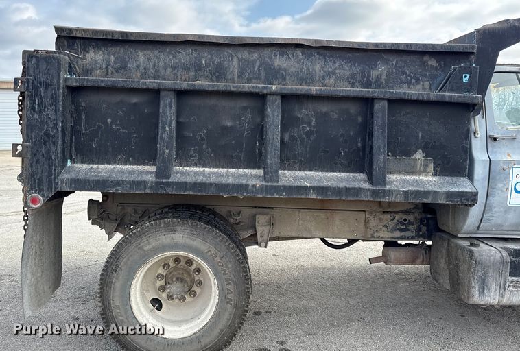 image for item EC4491 1984 GMC C7000 dump truck