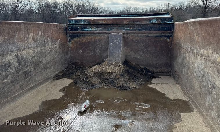 image for item EC4491 1984 GMC C7000 dump truck